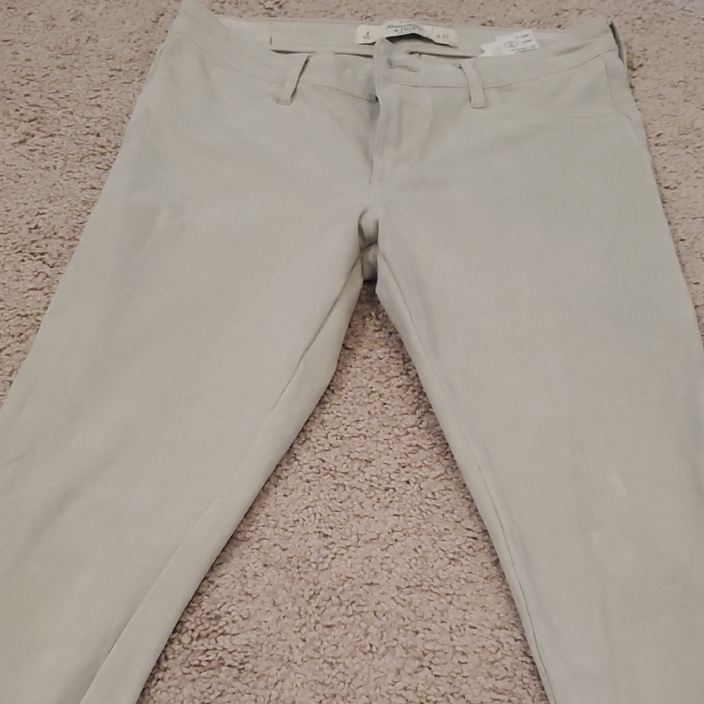 Abercrombie & Fitch Light Gray Leggins